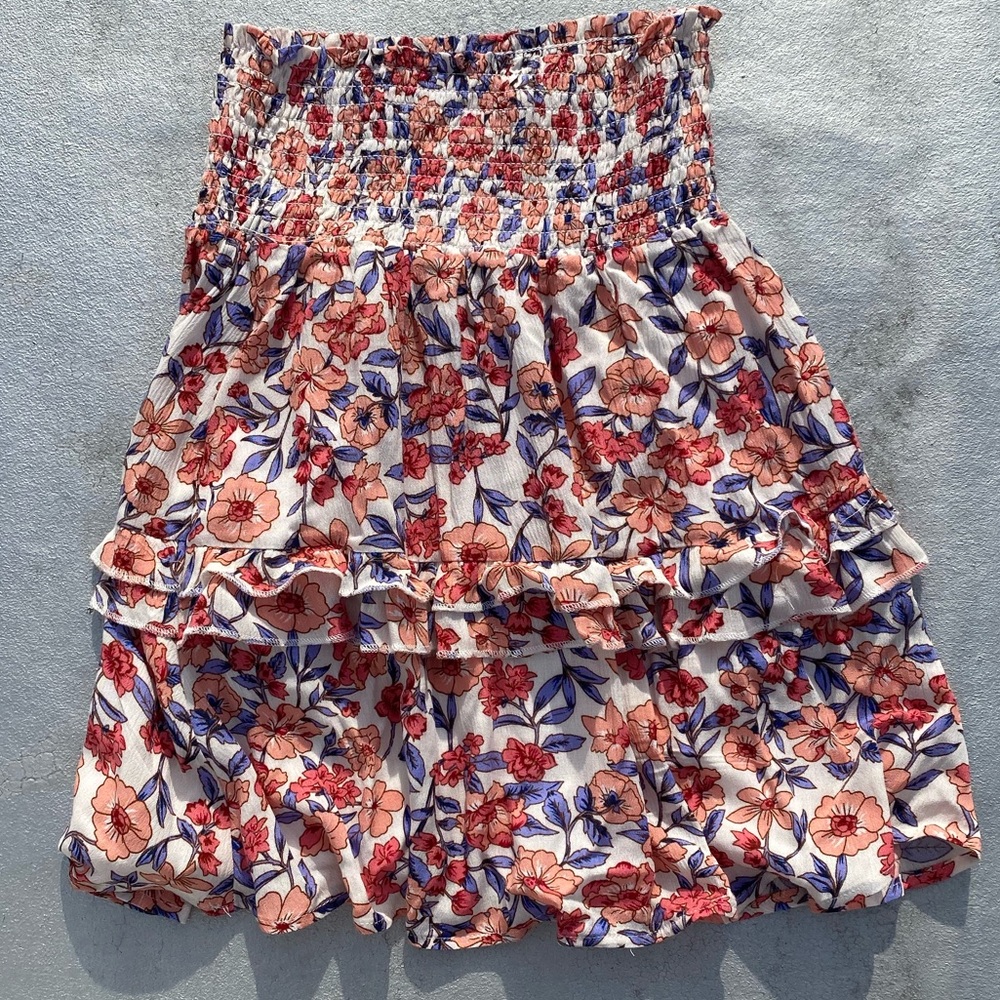 NEW WITH TAGS! Kendal + Kylie mid-length floral ruffle skirt.